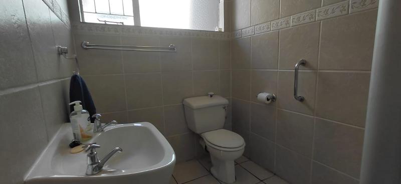 3 Bedroom Property for Sale in Langenhovenpark Free State